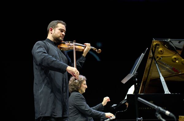 Amore Musica